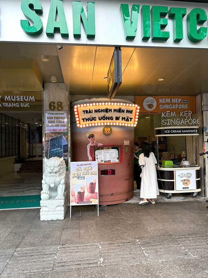 thi công booth cho cà phê muối chú long