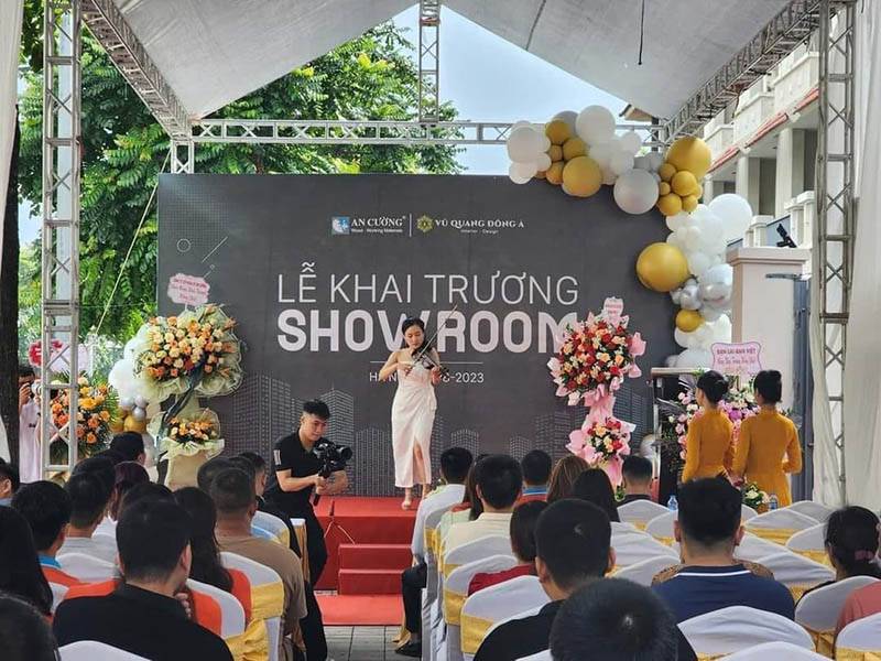 Tổ chức lễ khai trương showroom