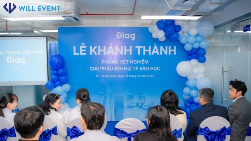 Sân khấu lễ khánh thành phòng xét nghiệm giải phẩu và tế bào học của Diag