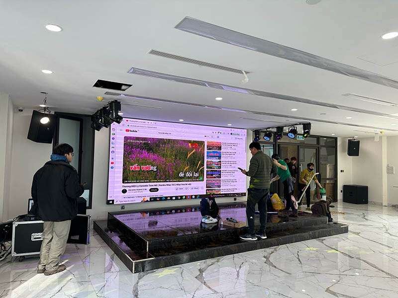 triển khai hệ thống âm thanh ánh sáng cho 1 sự kiện