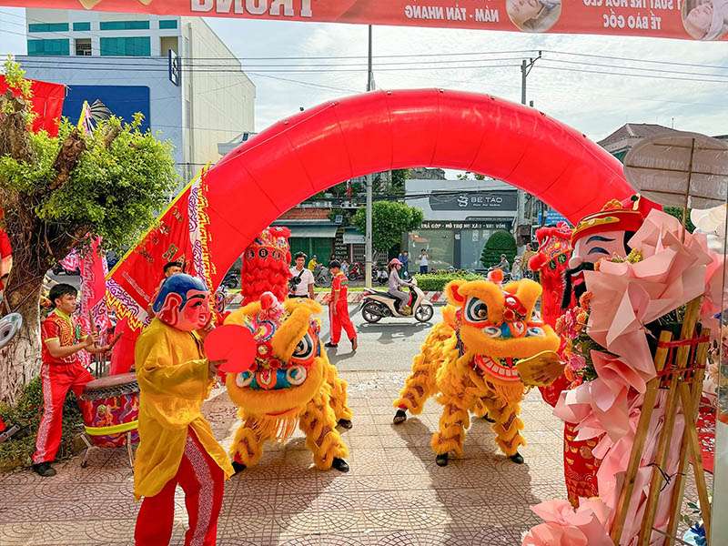 Cho thuê cổng hơi khai trương HCM
