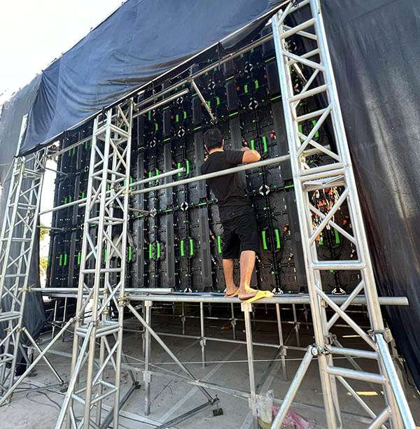 Cho thuê màn hình Led giá rẻ HCM