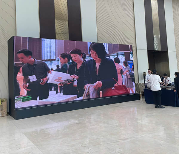 Cho thuê màn hình Led giá rẻ HCM