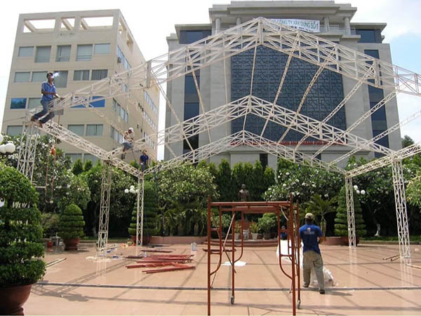 Khung truss nhà bạt không gian
