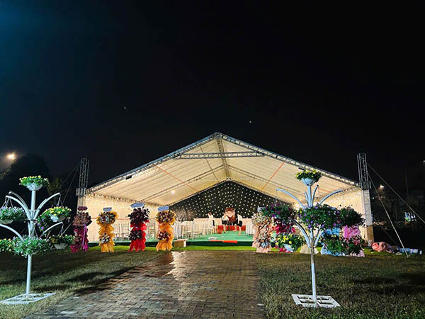 lắp đặt nhà bạt không gian cho sự kiện ngoài trời