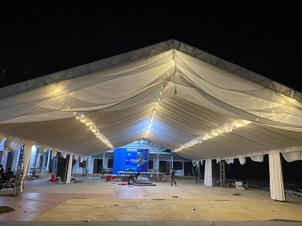 lắp đặt nhà bạt không gian cho sự kiện ngoài trời