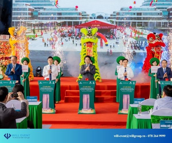 Thảm đỏ sự kiện khánh thành