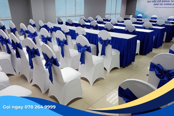 cho thuê bàn ghế sự kiện giá tốt
