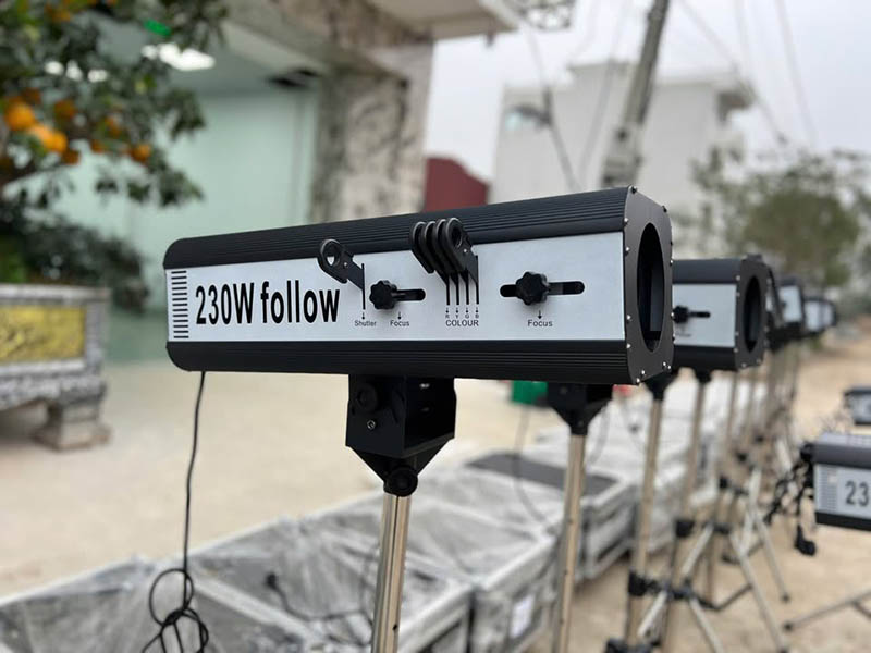 Đèn follow sân khấu