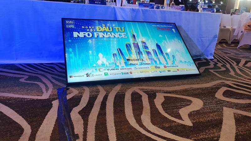 Cho thuê Tivi sự kiện Smart LCD 4K tại HCM