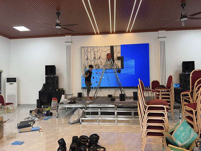 Cho thuê Tivi sự kiện Smart LCD 4K tại HCM