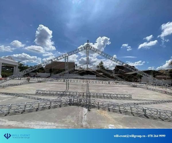 khung sắt rạp sự kiện