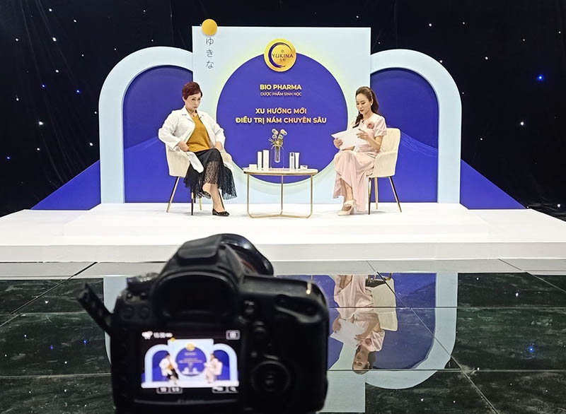 Bàn ghế talkshow Xu hướng mới điều trị nám chuyên sâu