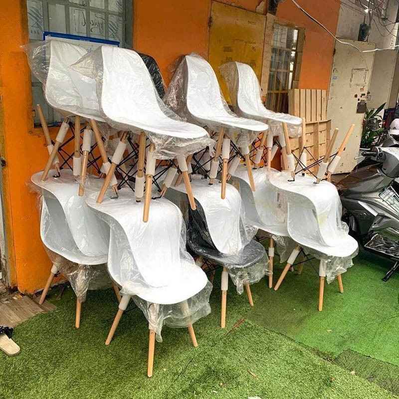ghế gỗ phong cách Eames màu trắng
