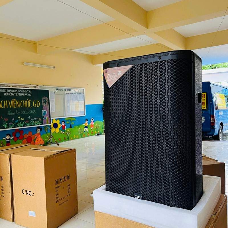 Thiết bị loa âm thanh trong sự kiện khai giảng năm học mới
