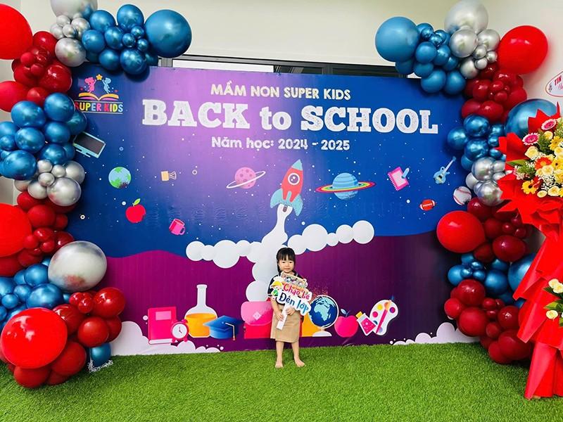 Thiết kế và thi công backdrop khai giảng