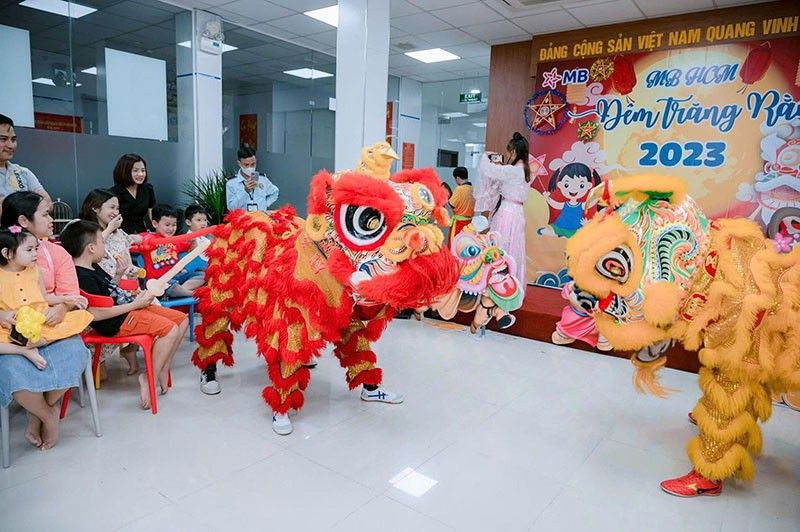 Múa lân tại lễ trung thu