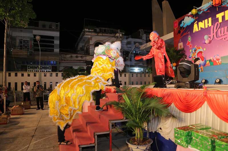 Múa lân tại tết trung thu