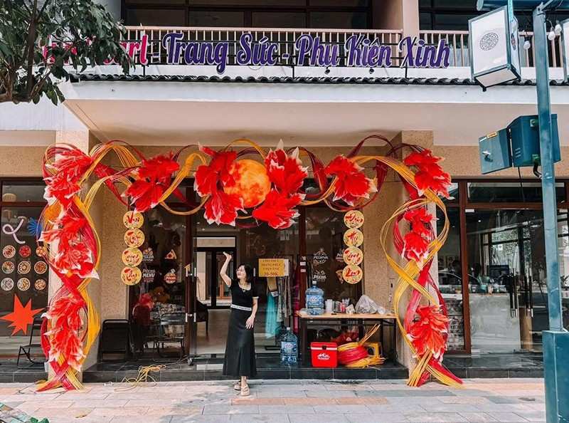 Trang trí tiểu cảnh cho quán kinh doanh trang sức, phụ kiện