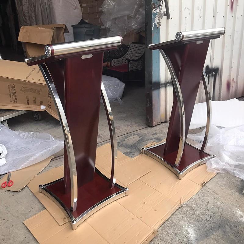 2 bục phát biểu nâu đỏ