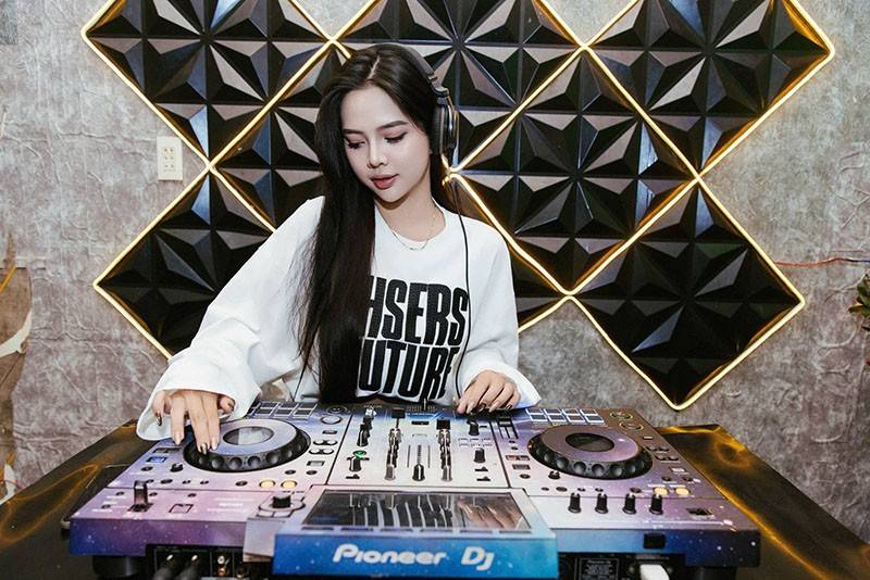 DJ đánh nhạc không nên dùng loa kẹo kéo