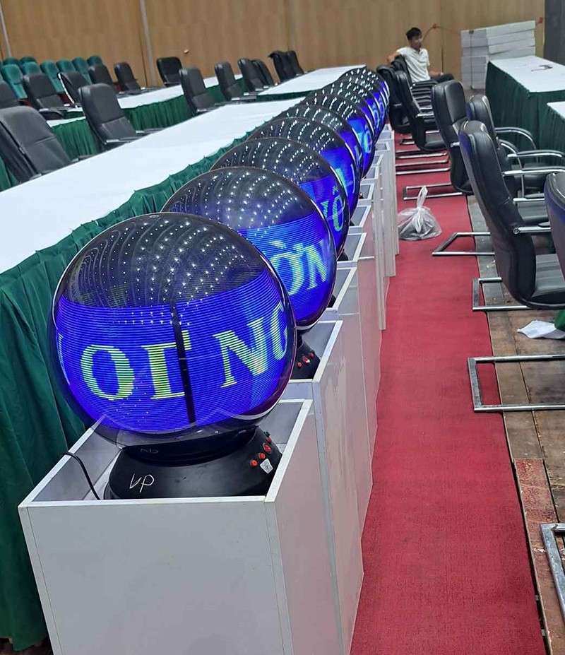 10 quả cầu led trong 1 sự kiện