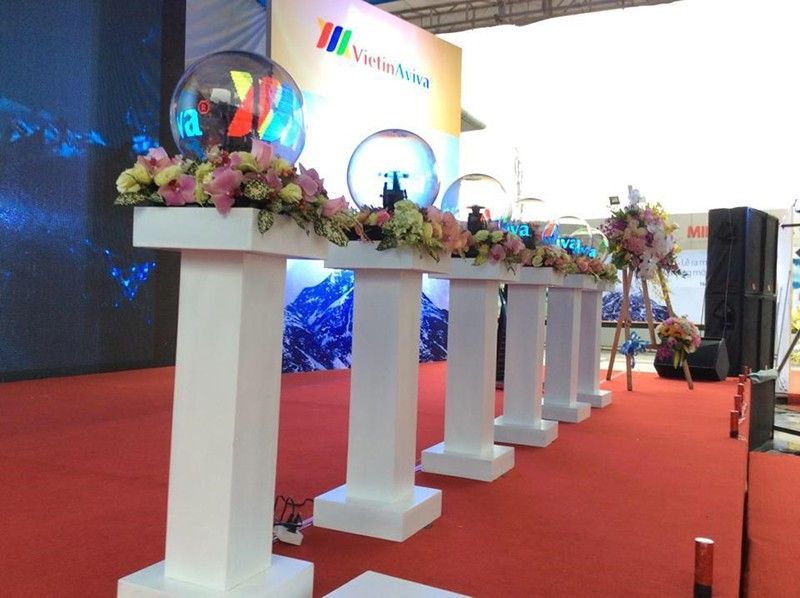 6 quả cầu led trong 1 sự kiện ngoài trời