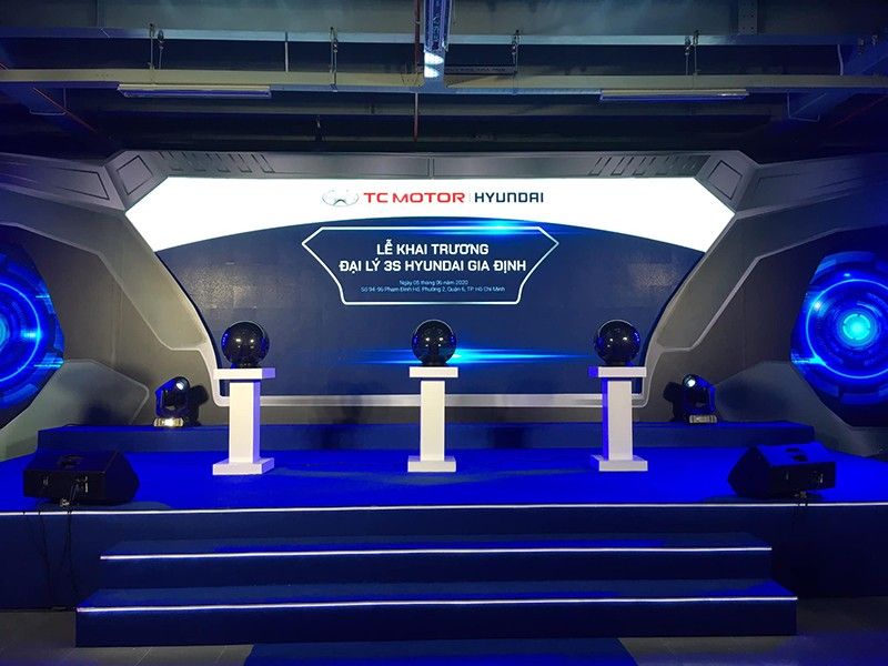 3 quả cầu led tại sự kiện lễ khai trương đại lý 3S Huyndai Gia Định