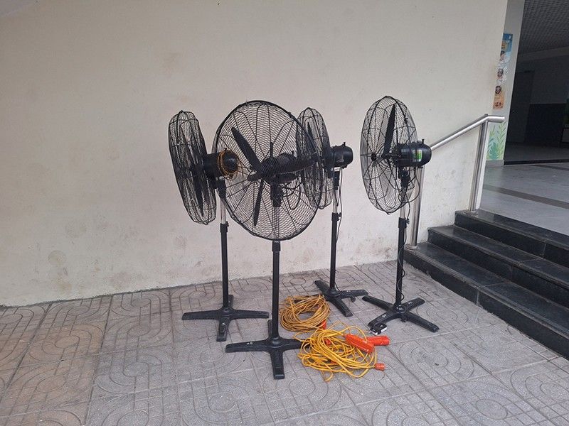 4 quạt công nghiệp đứng