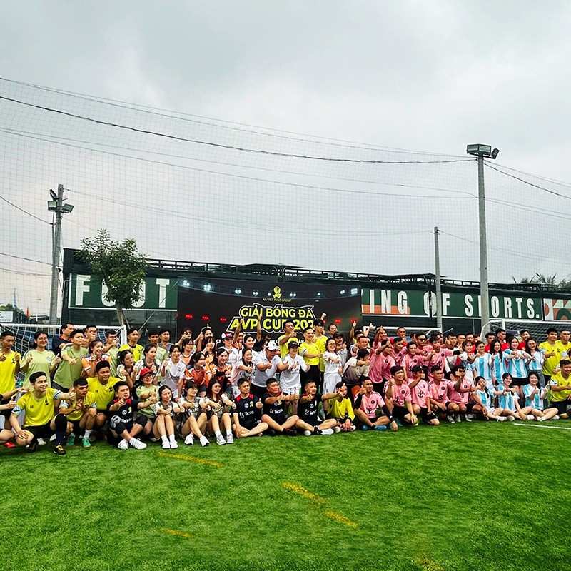 Nhân viên công ty trong giải bóng đá AVP Cup