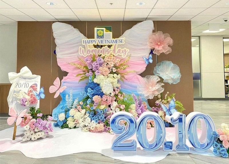 Backdrop hoa lụa cánh bướm ngày 20/10