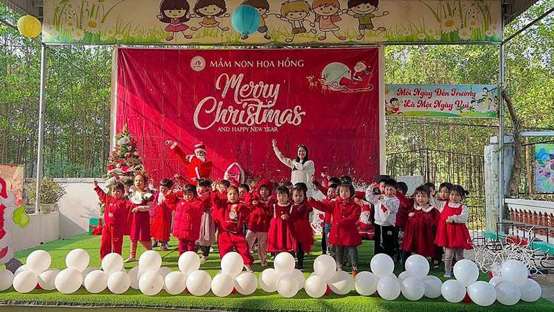 Backdrop noel cho trường mẫu giào