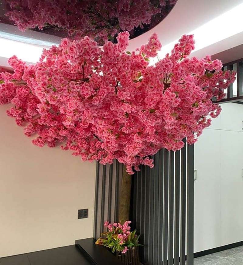 Cây hoa anh đào giả trưng Tết cho văn phòng
