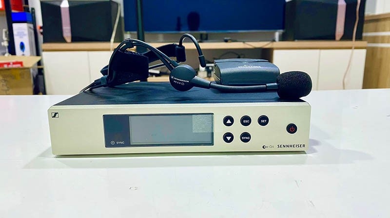 Bộ micro đeo tai cho thuê tại Will Event