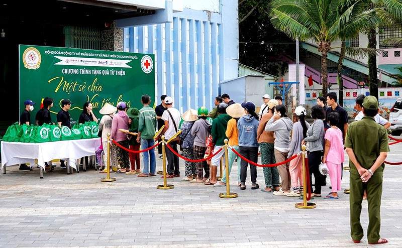 Tổ chức chương trình thiện nguyện kỷ niệm 10 năm thành lập