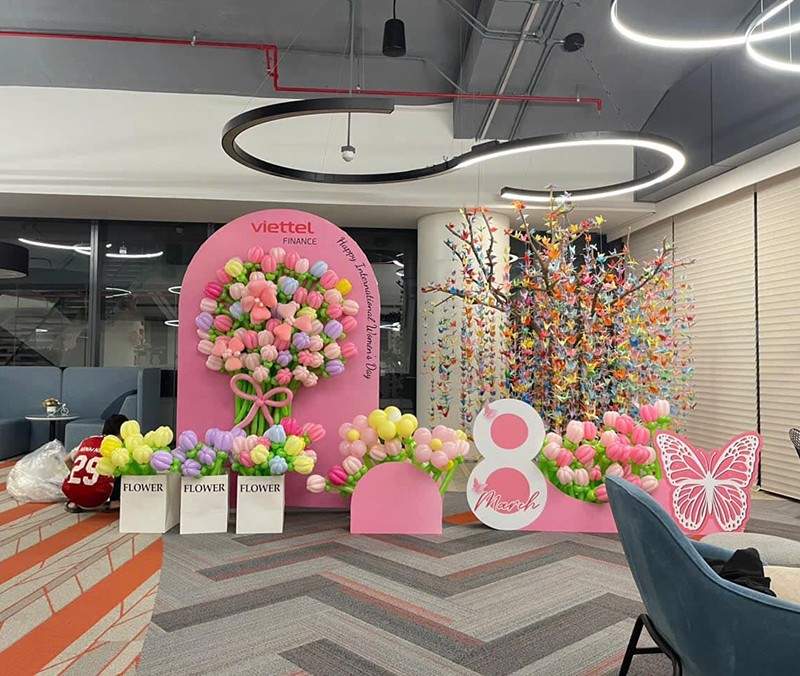Mẫu backdrop 20/10 đẹp màu hồng
