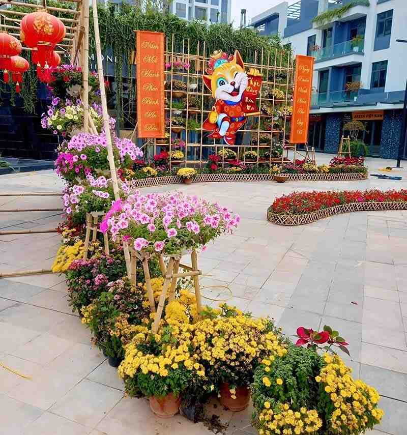 Mẫu trang trí tết tiểu cảnh đẹp ngoài trời