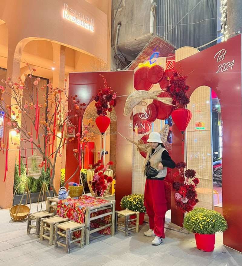 Trang trí tiểu cảnh Tết cho nhà hàng, quán ăn đẹp