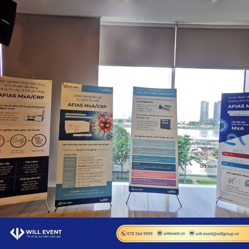 In ấn và cho thuê chân standee chữ X và standee chân cuốn