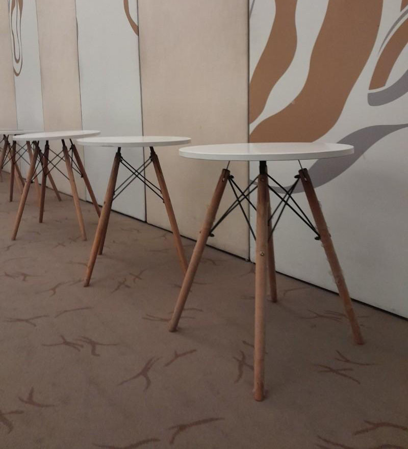 Cho thuê bàn Earmes cho công ty Asia Phoenix Travel