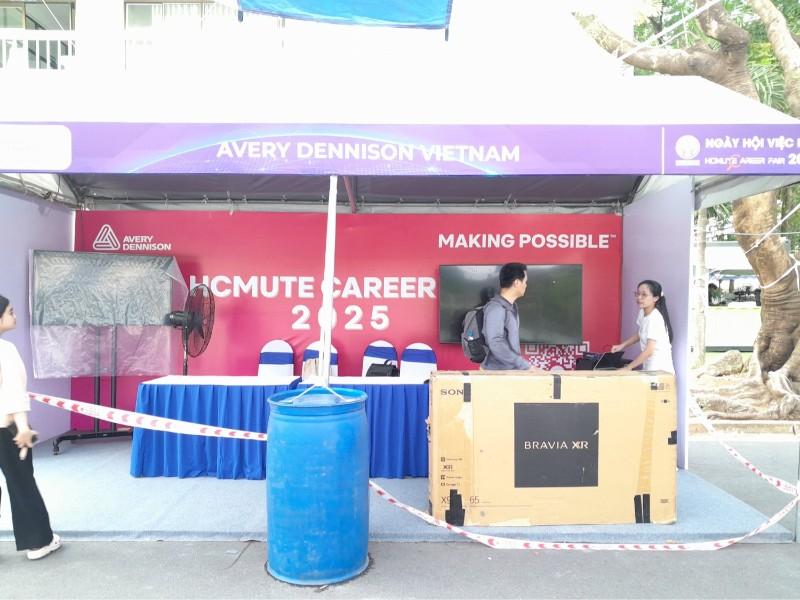 Cho thuê TV và loa kéo cho Avery Dennison