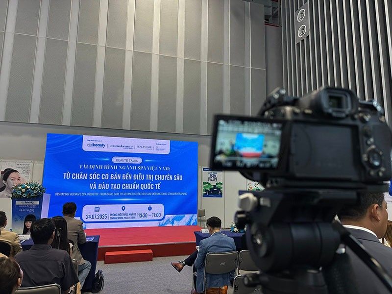 Chụp hình và quay phim tại photobooth tái định vị spa việt nam