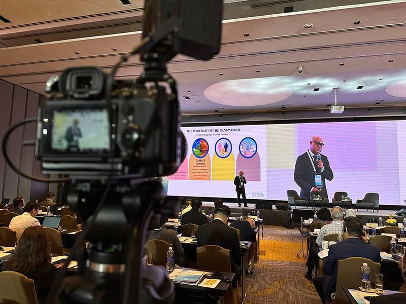 Chụp hình và quay phim tại sự kiện hội thảo