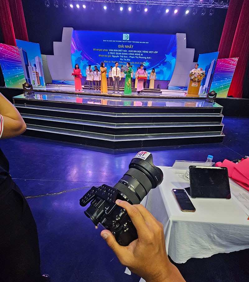 Chụp hình và quay phim tại sự kiện