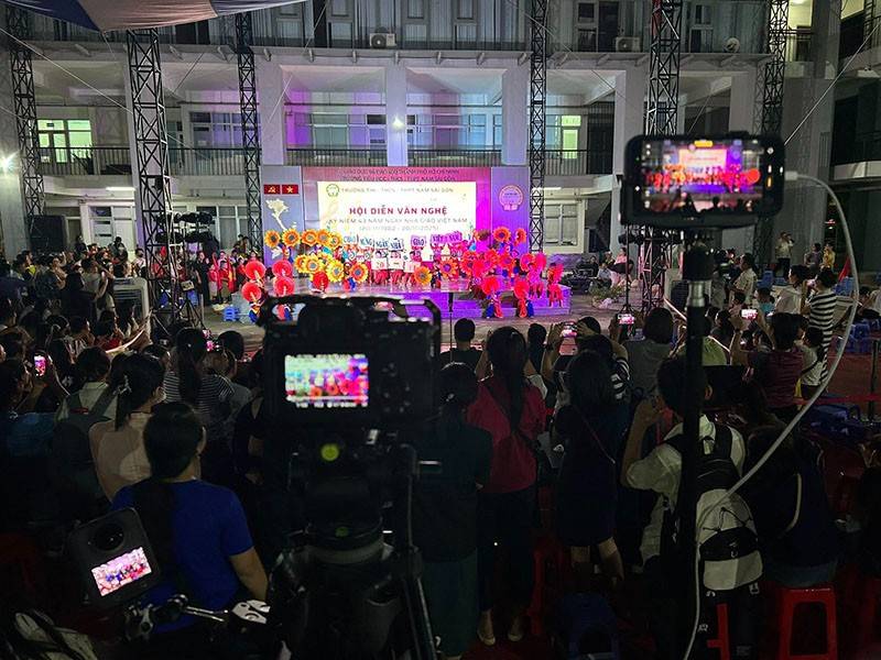 Chụp hình và quay phim tại sự kiện ngày hội gia đình tại trường nam sài gòn