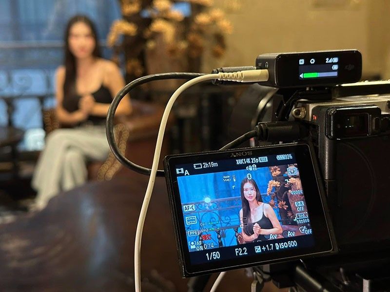 Camera quay sự kiện tại studio