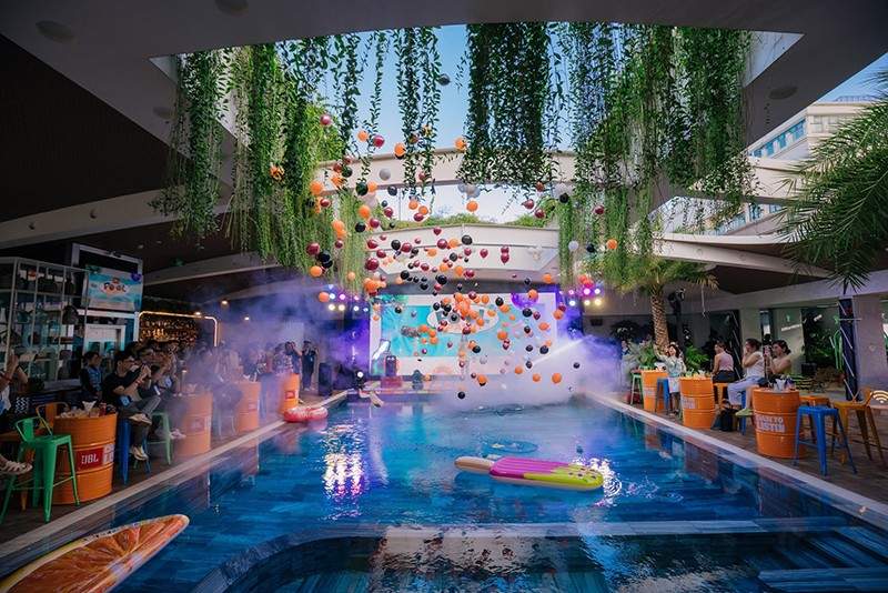 Ý tưởng tổ chức tất niên với Pool Party cho công ty JBL