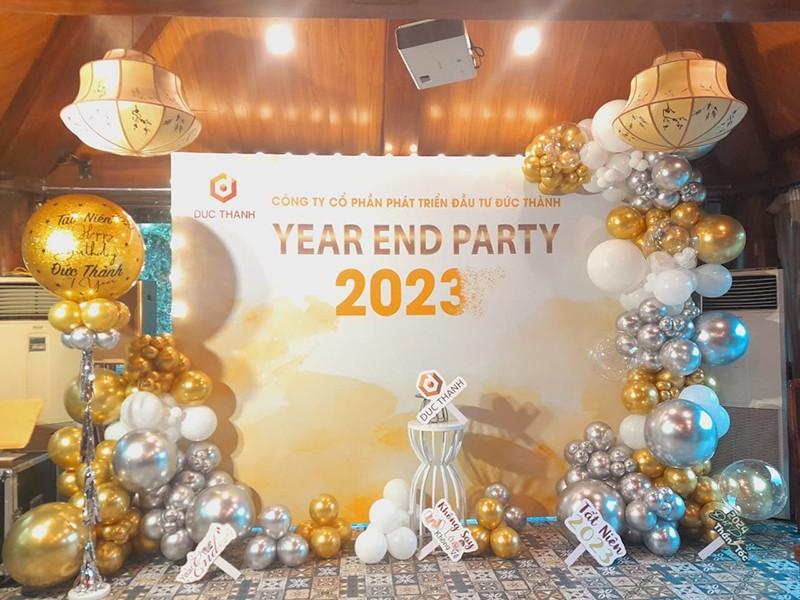 Thiết kế và thi công backdrop Year End Party cho công ty