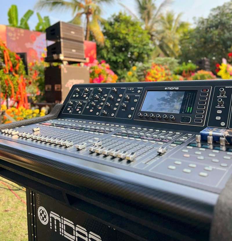 Cho thuê thiết bị âm thanh, ánh sáng phục vụ tết