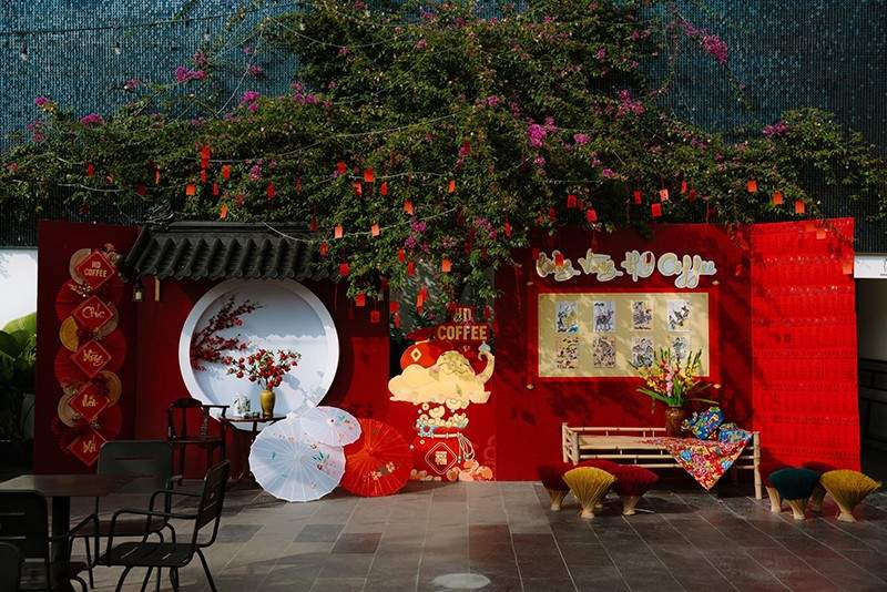 Trang trí Tết quán cà phê